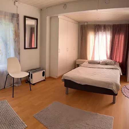 Wooden House 1 Km From River Appartement *